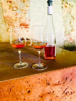 Lieblingsbaustelle: Theke in rotem Beton Kabale+Liebe, Grünstadt