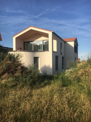 Archetypischer Giebel mit kleinem Extraschwung