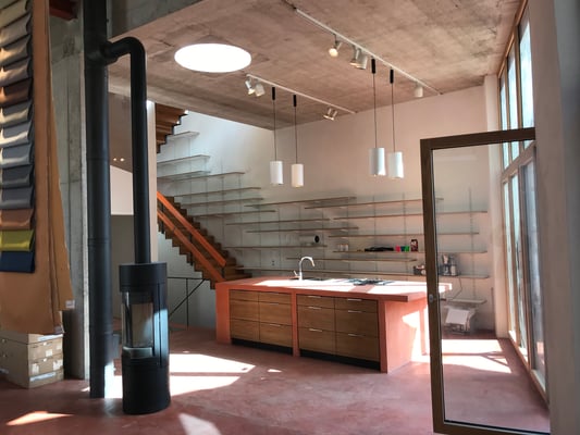 Lieblingsbaustelle mit rotem Beton kurz vor Fertigstellung