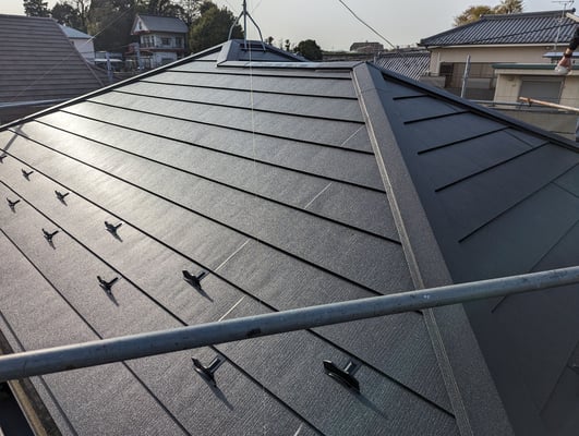 屋根カバー工法完成