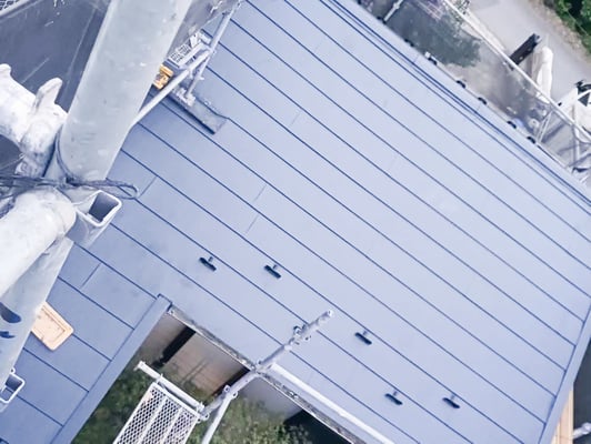 腐敗したセキスイ瓦の屋根カバー工事　完成画像5