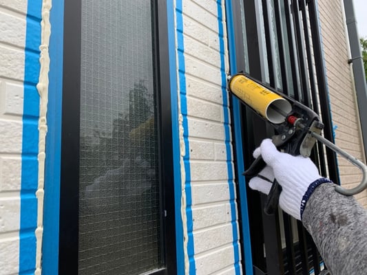 新規サッシ周りのコーキング