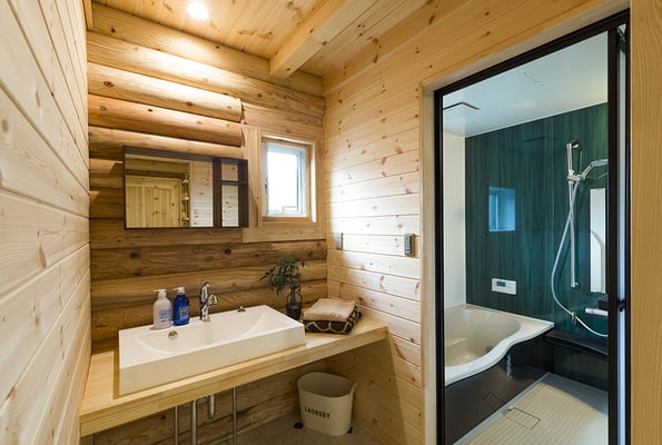 ログハウスの洗面所