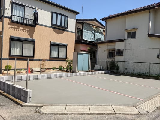 施工中（セメントが乾くのを待ってます）