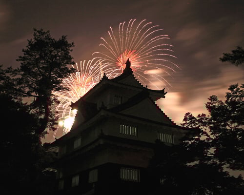 準特選２席：城と花火：中沢力男