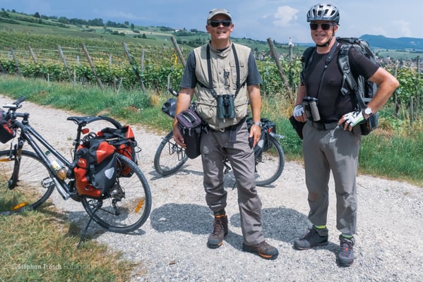 Unterwegs in den Hallauer Rebbergen am SH-Bird Race 2018 mit Antonio Anta Brink (li) und Stephan Trösch (Foto: Brigitte Girsberger)