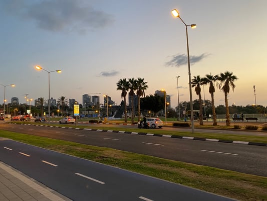 Face à l'amphithéâtre