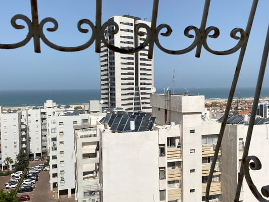 Parents bedroom see view