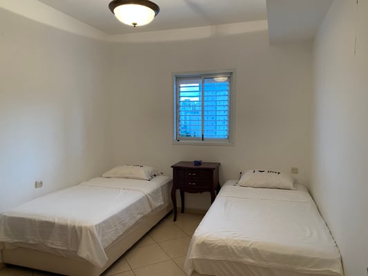 3ème chambre avec 2 lits simples