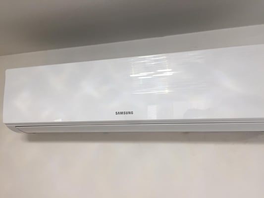 Climatiseur puissant dans le séjour