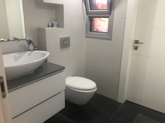 2ème salle de bain baignoire