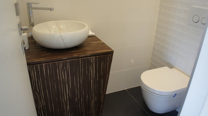 Salle d'eau dans l'entrée