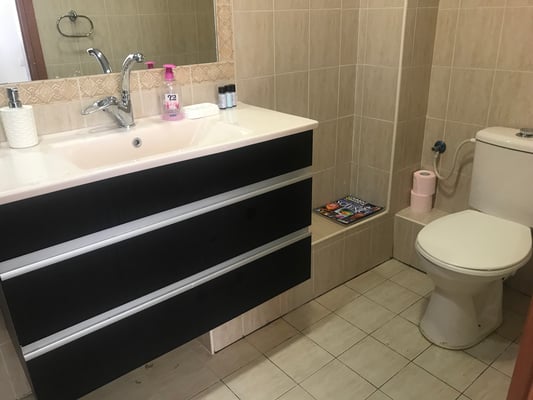 Parents shower bathroom