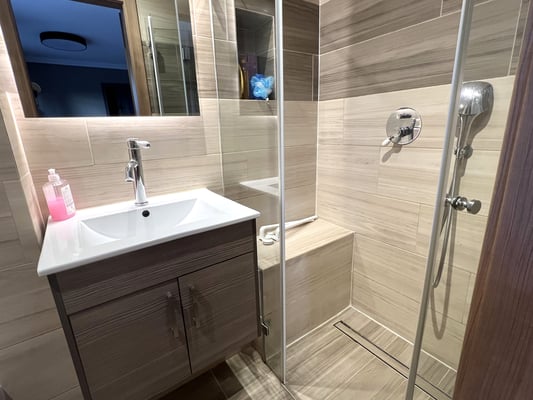 3rd bathroom with shower