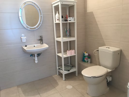 Parents showerbathroom