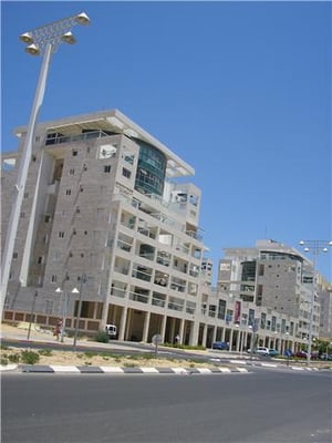 1er immeuble face à la Costa del sol