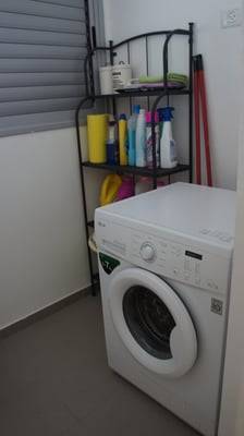 Buanderie avec lave-linge