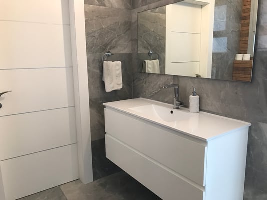 2nd Bathroom