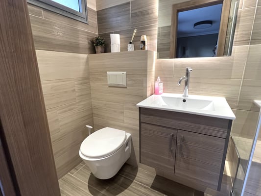 3ème salle de bain, avec douche