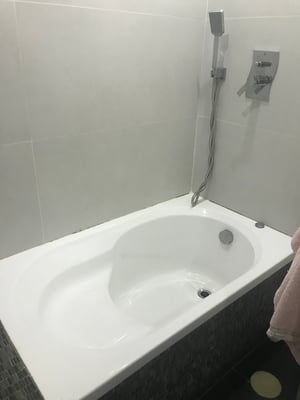 2ème salle de bain baignoire