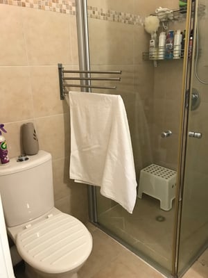 Parents showerbathroom