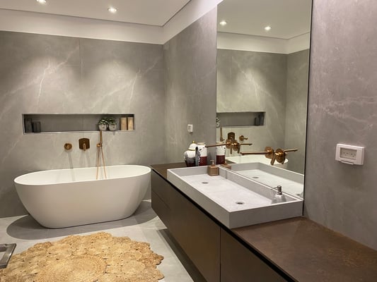 1ère sdb avec baignoire