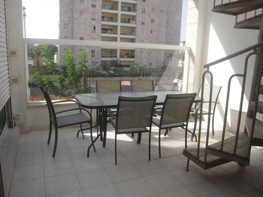 Terrasse vue mer à droite