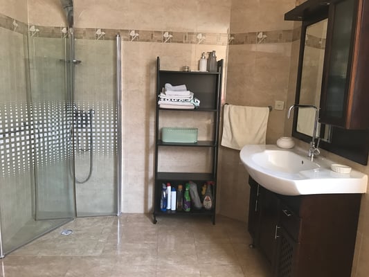 Salle de bain douche familiale