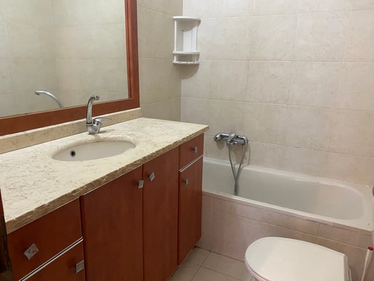 Salle de bain baignoire complète