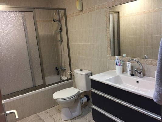 2ème SDB avec baignoire