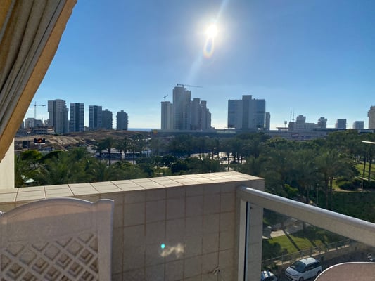 Balcon petite vue mer