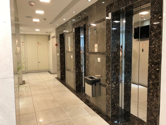 2 ascenseurs dont un shabbatique