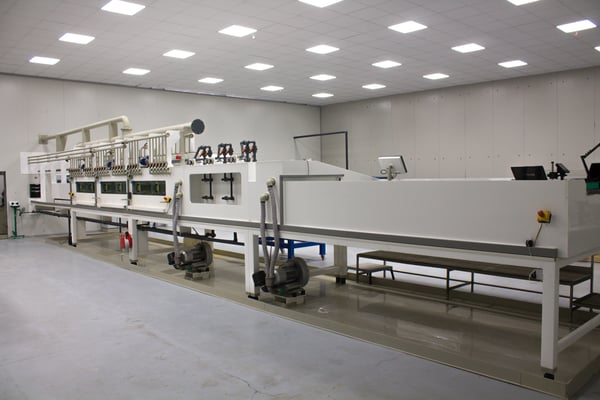 Large and long format etching machine