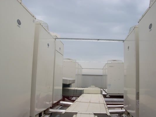 室外機の頭を繋ぐ