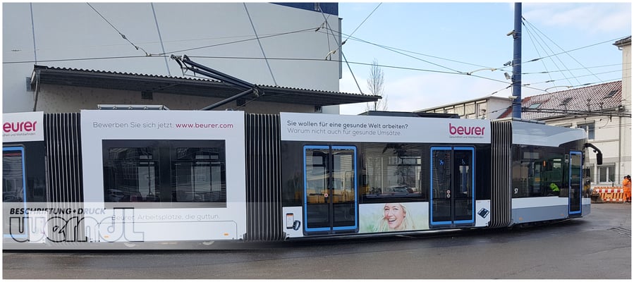 Neue Straßenbahn, Neue Linie, Perfekt foliert von Werndl Design.