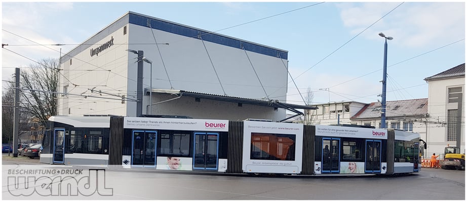 Neue Straßenbahn, Neue Linie, Perfekt foliert von Werndl Design.