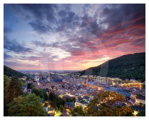 Archiv-Nr. hc2022122 | Altstadt u. Rheinebene im Sonnenuntergang 
