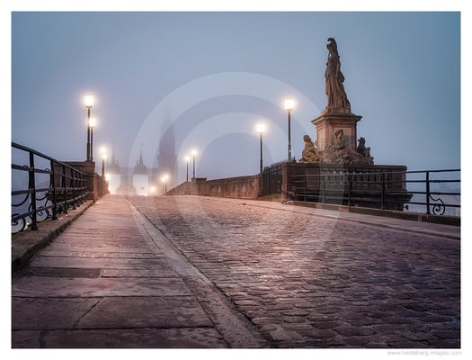 Archiv-Nr. hc2022103 | Alte Brücke im Nebel