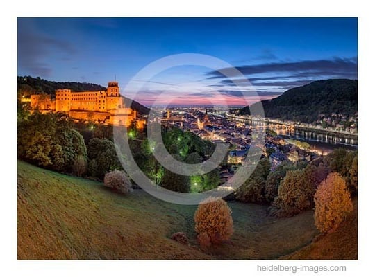 Archiv-Nr. hc2014140 | Schlossblick und Altstadtansicht mit Rheinebene in der Dämmerung