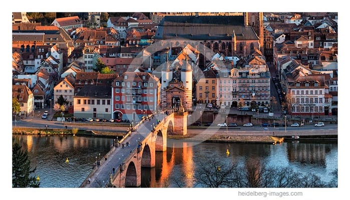Archiv-Nr. hc2017118 | Alte Brücke im Abendlicht  