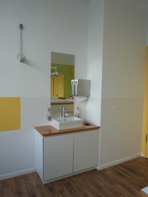 Kinderarztpraxis Dr. Himar Uhlig_Waschtisch