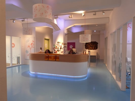 Kinderarztpraxis Dr. Himar Uhlig_Empfangstresen