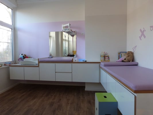 Kinderarztpraxis Dr. Himar Uhlig_Behandlungsraum