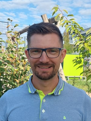 Herr Powell, Lehrkraft