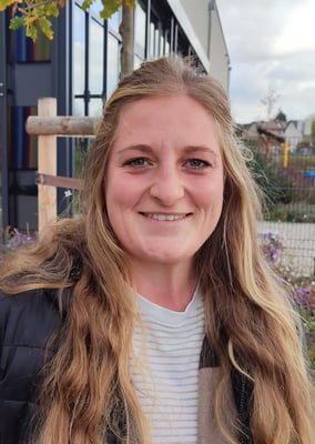 Frau Rieke, Lehrkraft