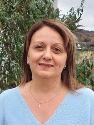 Frau Grigoryan, Lehrkraft