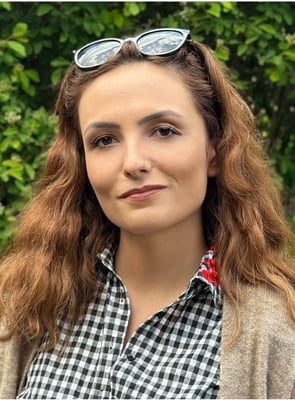 Frau Cailskan, Schulbegleitung