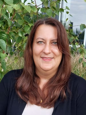 Frau Mango-Iddir, Lehrkraft