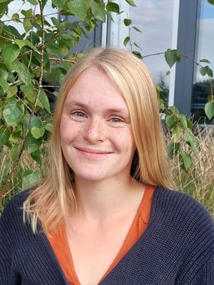 Frau Busse, Lehrkraft