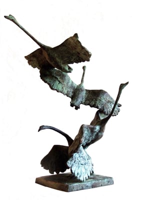 Willemien Fransen Uitvliegende Zwanen / flying Swans 76 x 45 cm Brons / Bronze